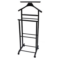 קולב חליפה לחדר שינה