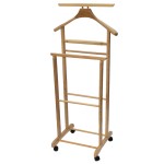 קולב חליפה לחדר שינה