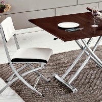 Складной стул белого цвета